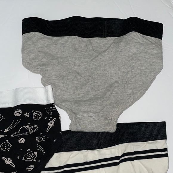 GAP Black and Gray Space-Themed Kids Briefs - Picture 9 of 11